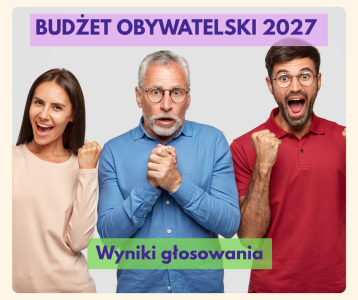trzy osoby trzymające kciuki