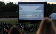 ekran do wyświetlania filmów z projektoa w plenerze