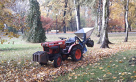 traktor rozsiewający nasiona